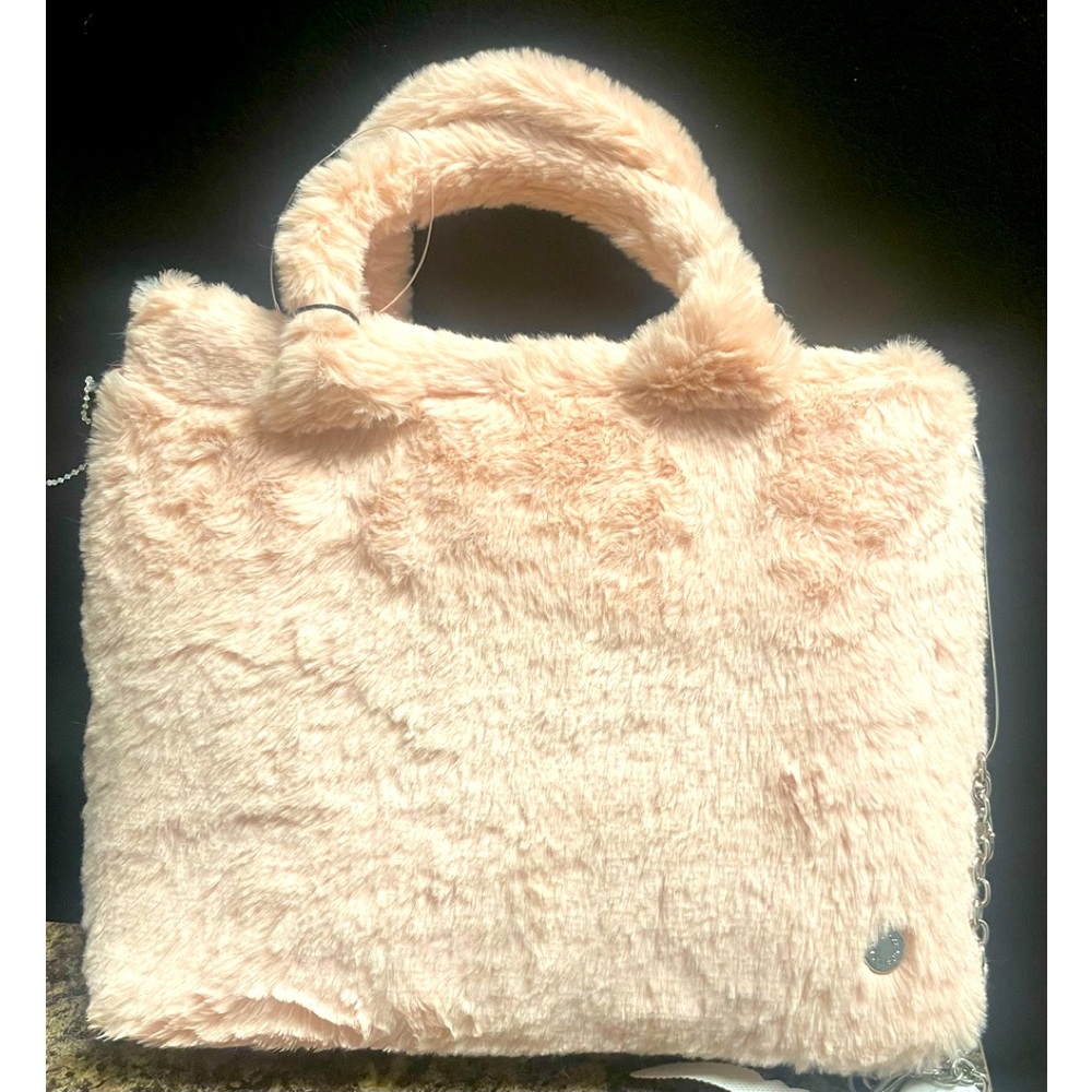 Kendall and Kylie blush purse